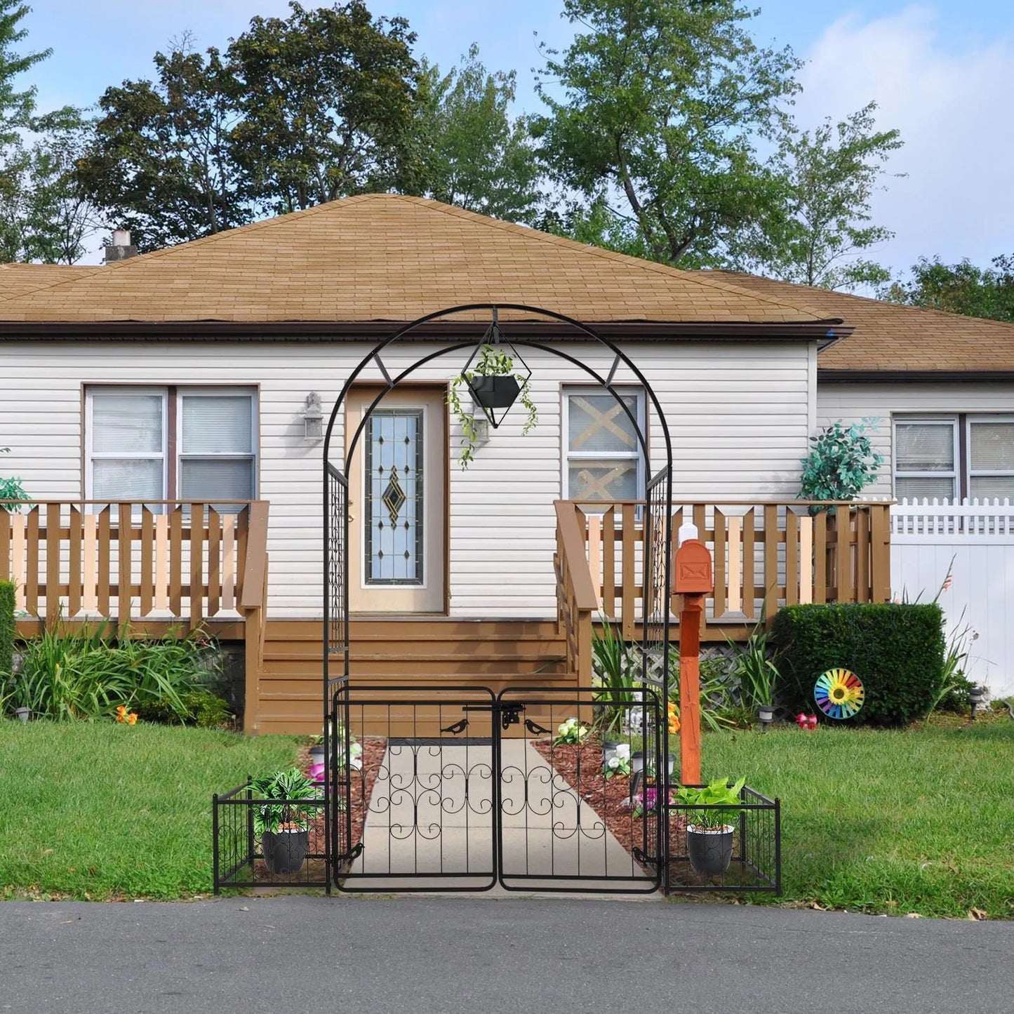 US Metal Garden Arch with Planter Boxes and Gate